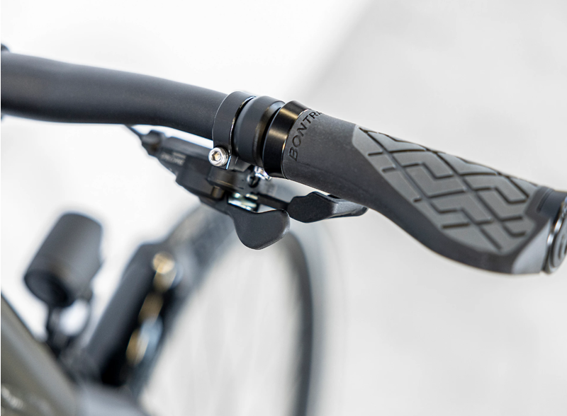 Trek Dual Sport 3 Equipped Stagger Gen 5 Hybrid Bike 2023 in Black Olive-11